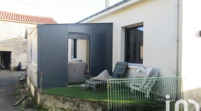 House 4 rooms of 90 m² in Fontenay-le-Comte (85200)