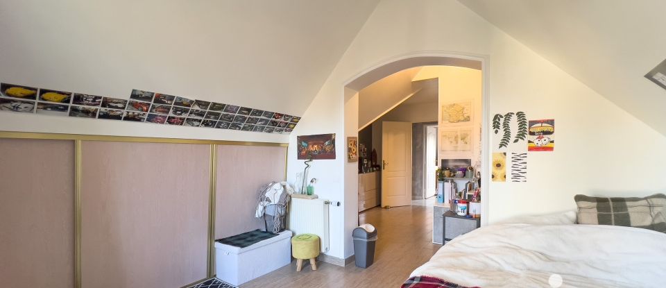 Maison 7 pièces de 227 m² à Vaux-le-Pénil (77000)