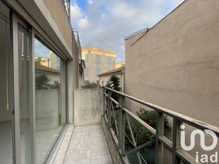 Appartement 2 pièces de 50 m² à Menton (06500)