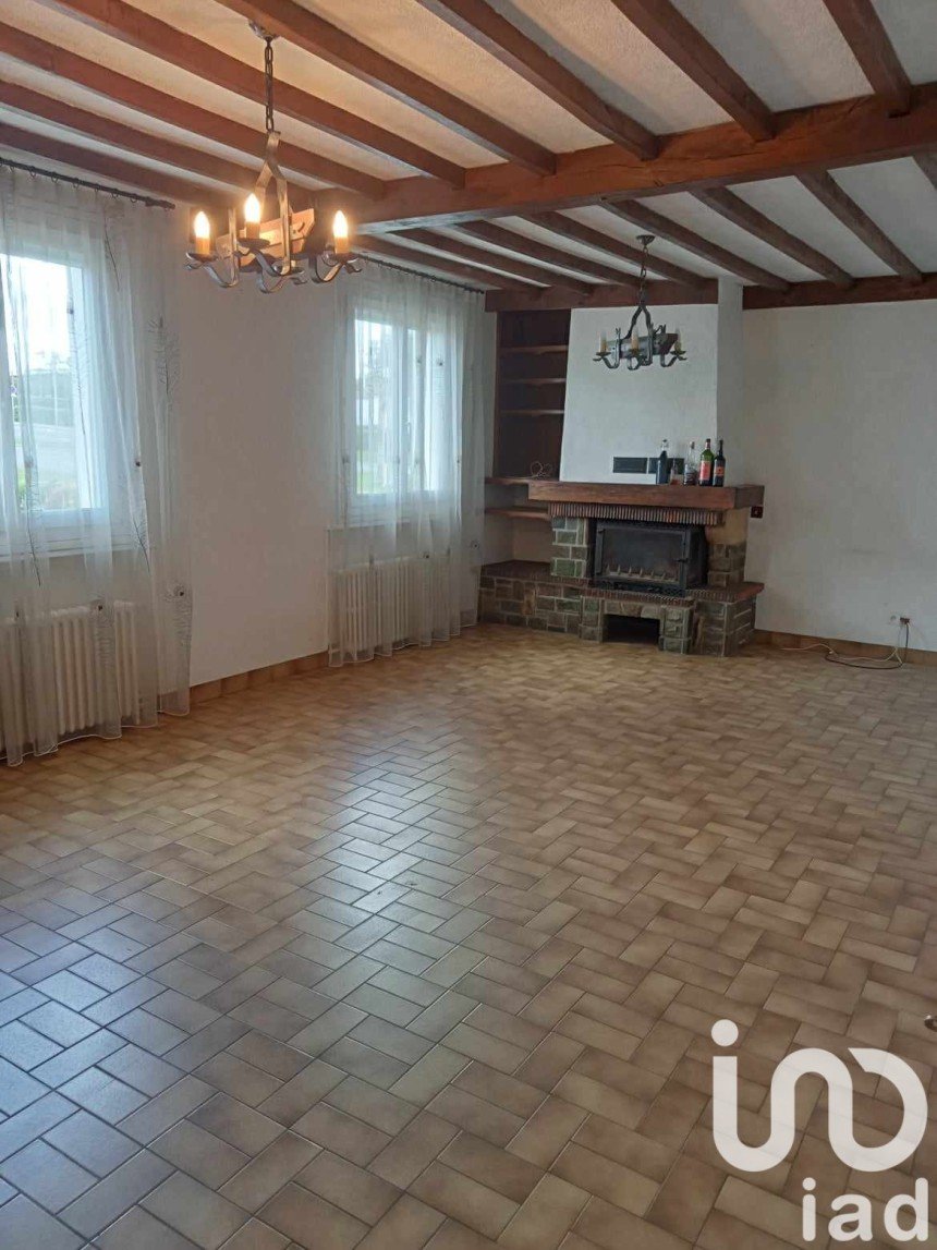 Traditional house 4 rooms of 66 m² in Breteuil (60120)