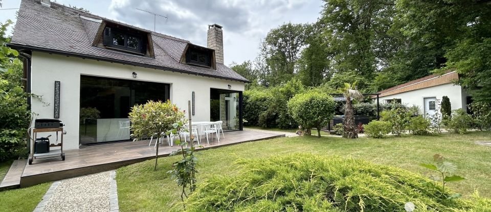 Maison traditionnelle 7 pièces de 204 m² à Bois-le-Roi (77590)