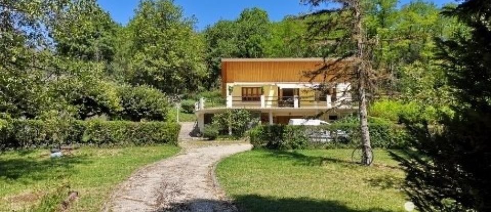 Maison 5 pièces de 101 m² à Neuville-sur-Ain (01160)