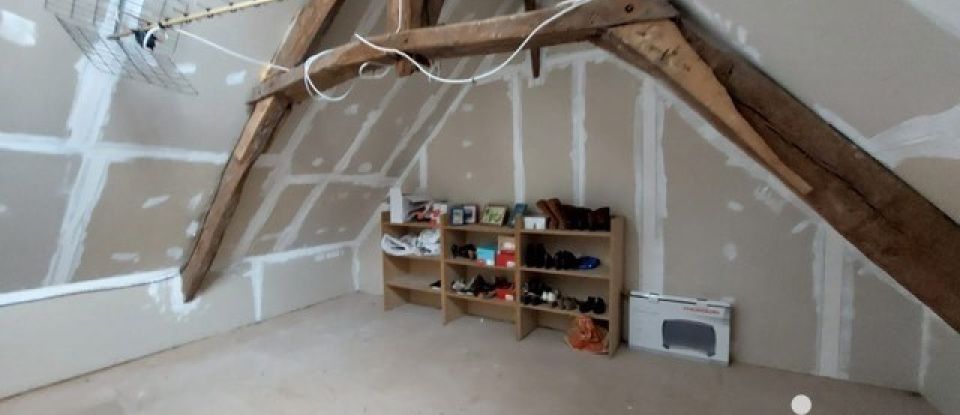 Maison 6 pièces de 153 m² à Montaigu-la-Brisette (50700)