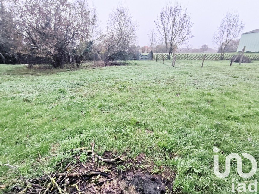 Land of 737 m² in Saint-Prouant (85110)