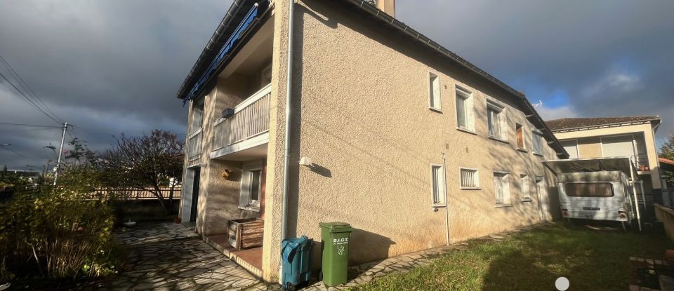 Maison 9 pièces de 199 m² à Gaillac (81600)