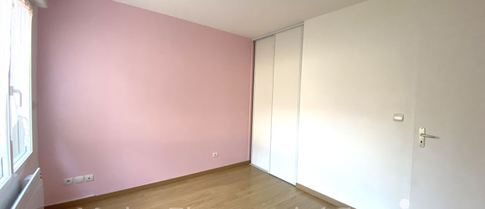 Duplex 4 rooms of 74 m² in Linas (91310)