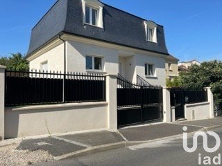 Maison 8 pièces de 180 m² à Fontenay-sous-Bois (94120)