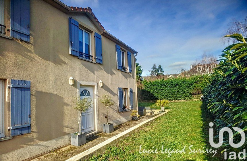 House 7 rooms of 141 m² in Triel-sur-Seine (78510)