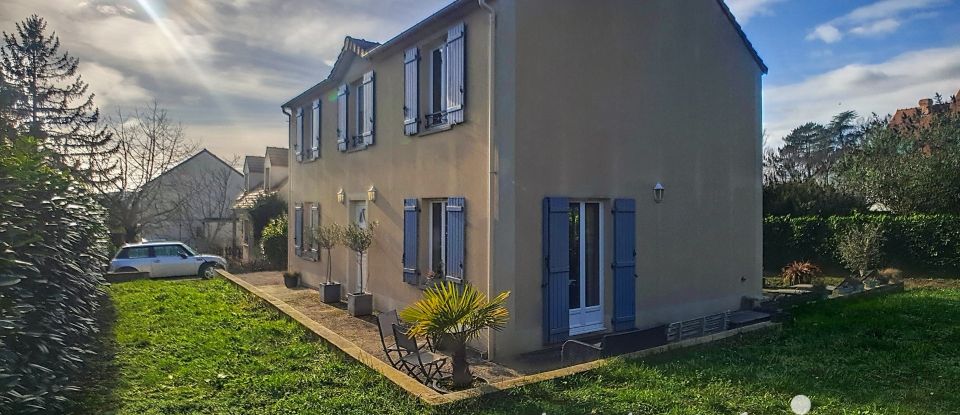 House 7 rooms of 141 m² in Triel-sur-Seine (78510)