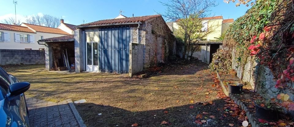 Maison 7 pièces de 187 m² à Aizenay (85190)