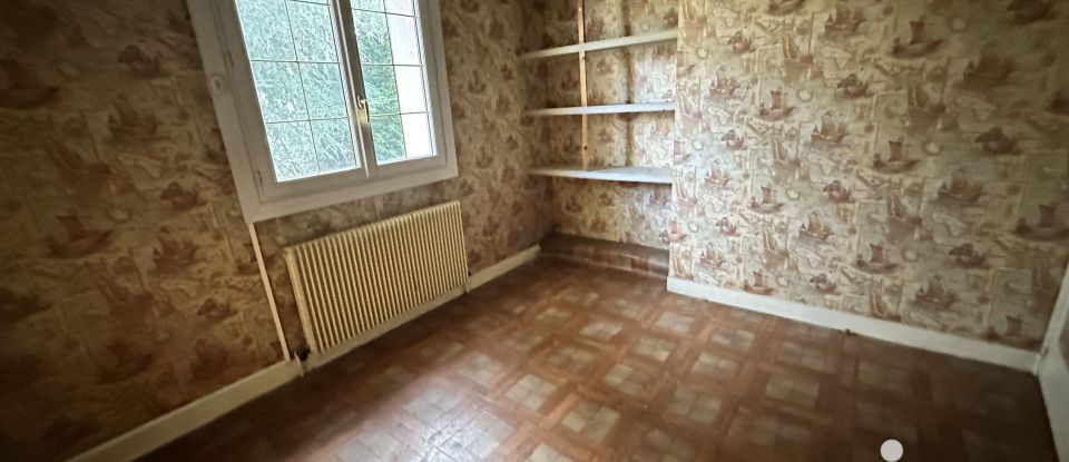 House 3 rooms of 71 m² in Fontaine-la-Guyon (28190)