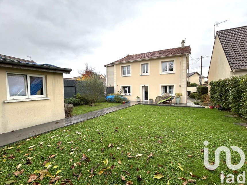 House 6 rooms of 137 m² in Champigny-sur-Marne (94500)