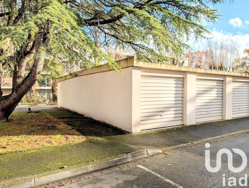 Parking/garage/box de 17 m² à Mérignac (33700)