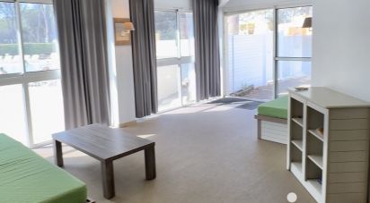 Apartment 3 rooms of 61 m² in Saint-Raphaël (83700)