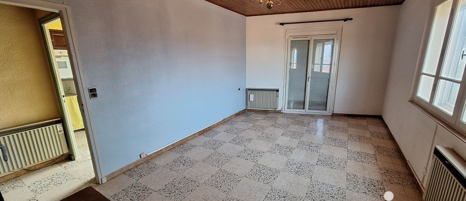 House 4 rooms of 81 m² in Fourques (66300)