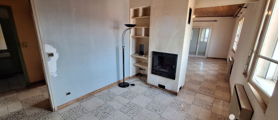 House 4 rooms of 81 m² in Fourques (66300)