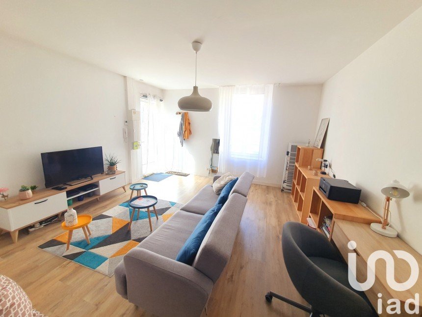 Appartement 2 pièces de 51 m² à Poitiers (86000)