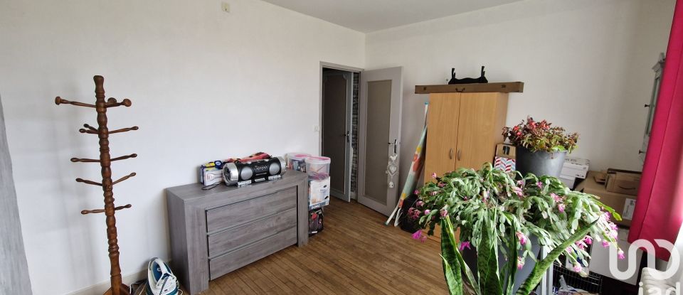 Maison 3 pièces de 70 m² à Bourganeuf (23400)