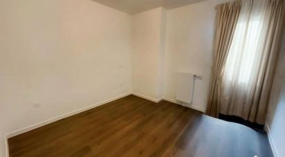 Apartment 3 rooms of 69 m² in Crespières (78121)