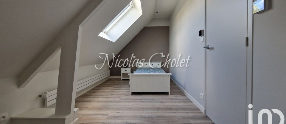 House 8 rooms of 230 m² in Angers (49000)