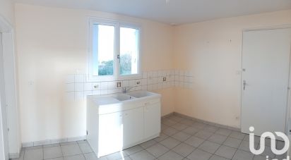 House 5 rooms of 93 m² in Faye-l'Abbesse (79350)