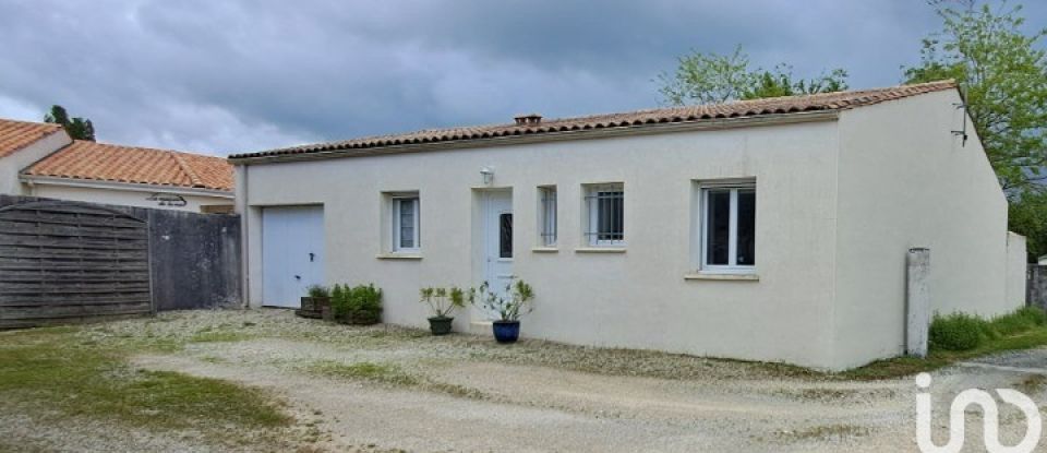 Traditional house 4 rooms of 97 m² in Étaules (17750)