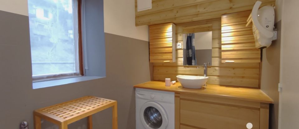 Appartement 2 pièces de 35 m² à Laveissière (15300)