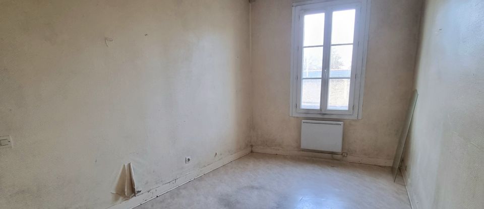 Maison de ville 5 pièces de 90 m² à DOUÉ EN ANJOU (49700)