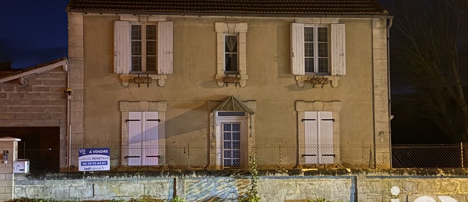 Maison de ville 5 pièces de 110 m² à Plassac (17240)