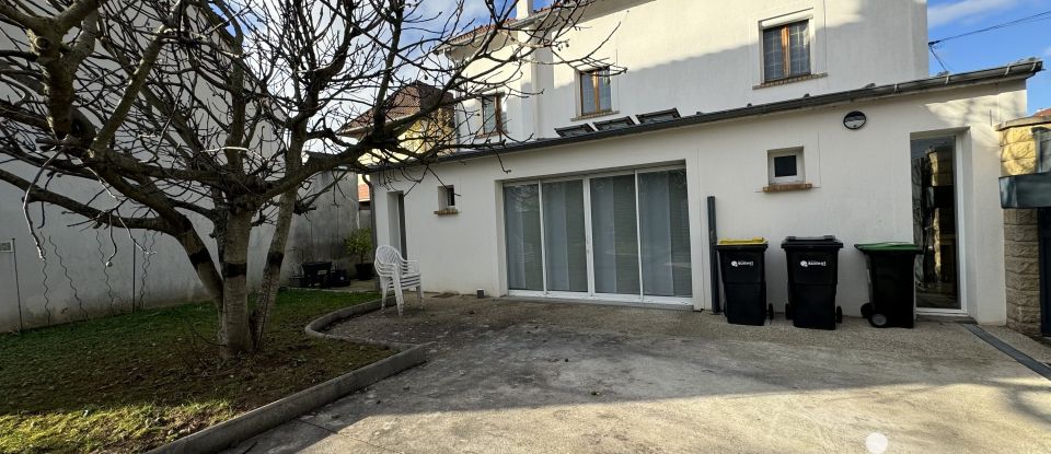 House 4 rooms of 84 m² in Ormesson-sur-Marne (94490)