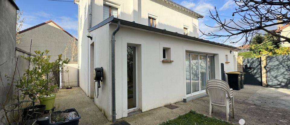 House 4 rooms of 84 m² in Ormesson-sur-Marne (94490)