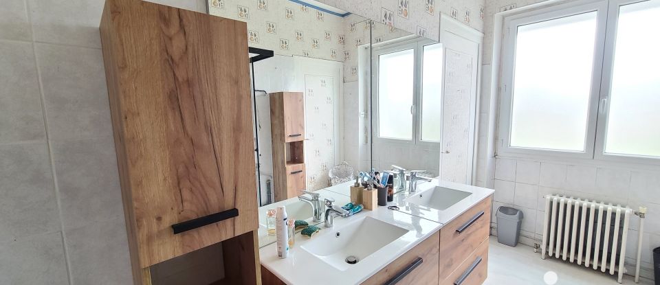 House 4 rooms of 133 m² in Saint-Maixent-l'École (79400)