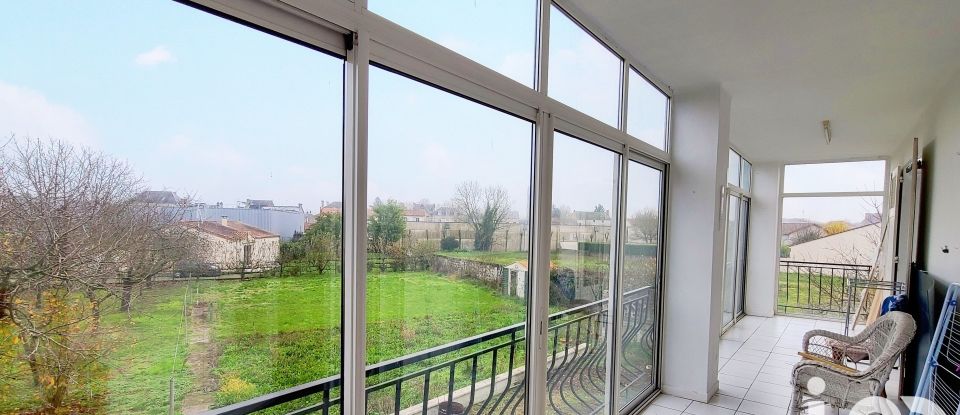 House 4 rooms of 133 m² in Saint-Maixent-l'École (79400)