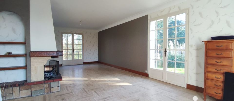 Maison traditionnelle 7 pièces de 147 m² à Montreuil-sur-Loir (49140)