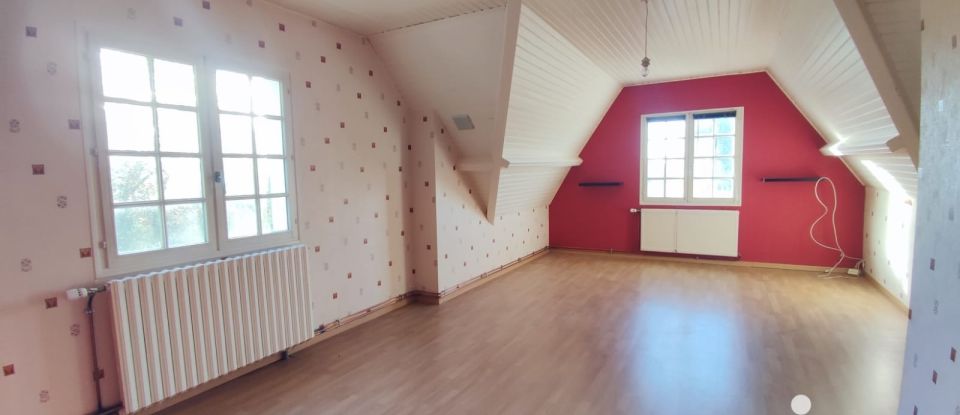 Maison traditionnelle 7 pièces de 147 m² à Montreuil-sur-Loir (49140)