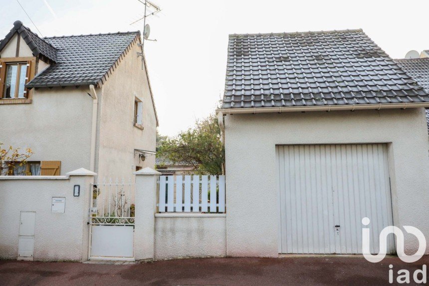 Traditional house 6 rooms of 134 m² in Dammarie-les-Lys (77190)