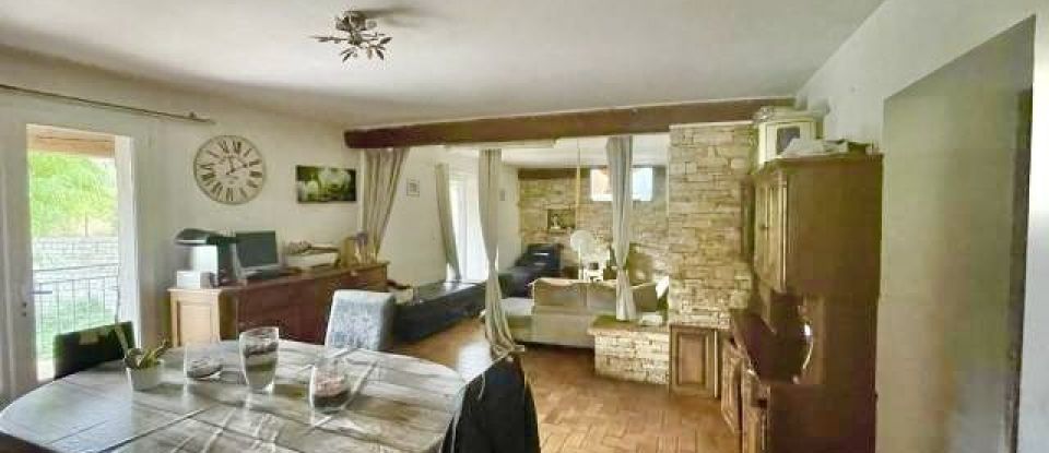 Maison 6 pièces de 195 m² à Alès (30100)