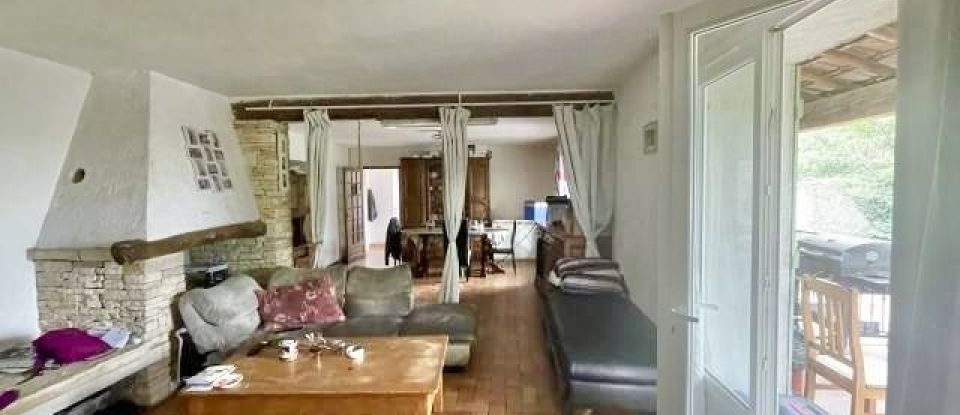 Maison 6 pièces de 195 m² à Alès (30100)