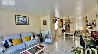 House 5 rooms of 131 m² in Sancoins (18600)