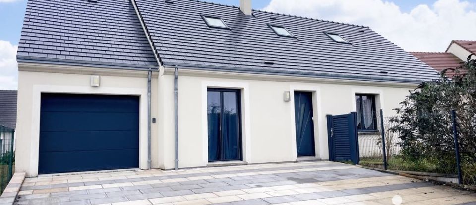 Maison traditionnelle 6 pièces de 141 m² à Mardié (45430)