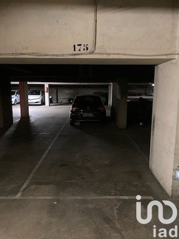 Parking of 11 m² in Tours (37000)