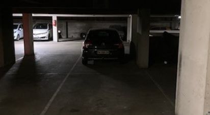 Parking of 11 m² in Tours (37000)