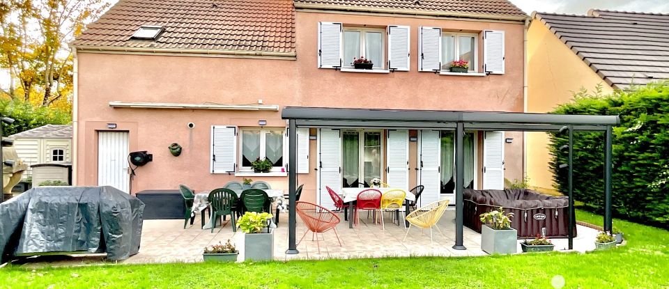 Maison traditionnelle 6 pièces de 104 m² à Bailly-Romainvilliers (77700)