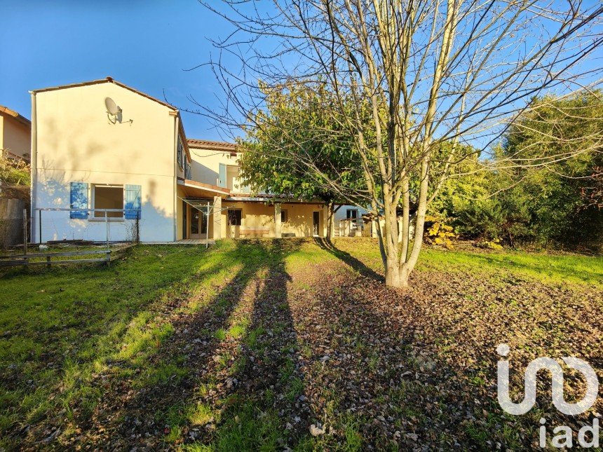 Maison 6 pièces de 180 m² à Blaye-les-Mines (81400)