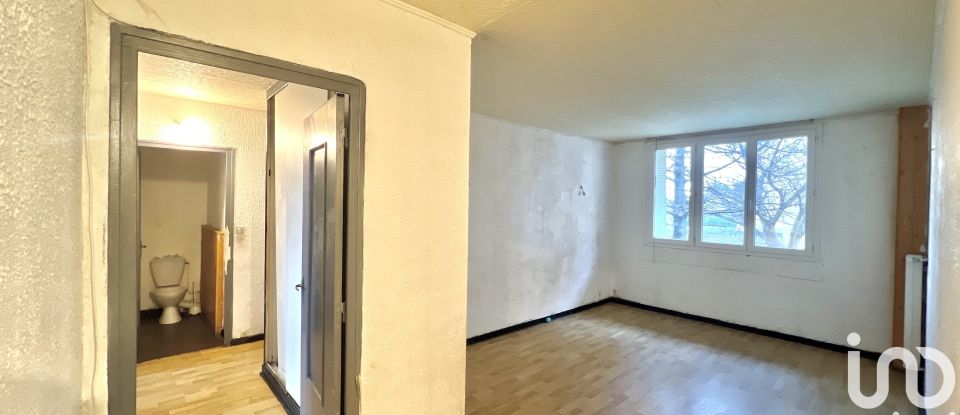 Appartement 5 pièces de 66 m² à Pont-Saint-Esprit (30130)