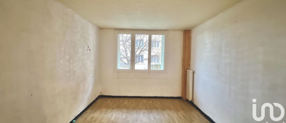 Appartement 5 pièces de 66 m² à Pont-Saint-Esprit (30130)