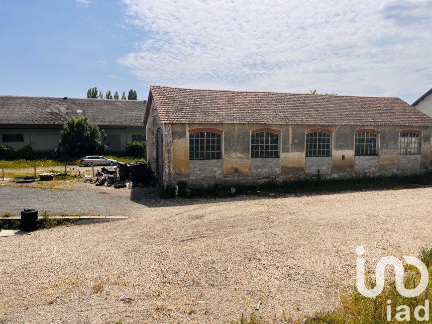 Land of 5,253 m² in Magny-en-Vexin (95420)