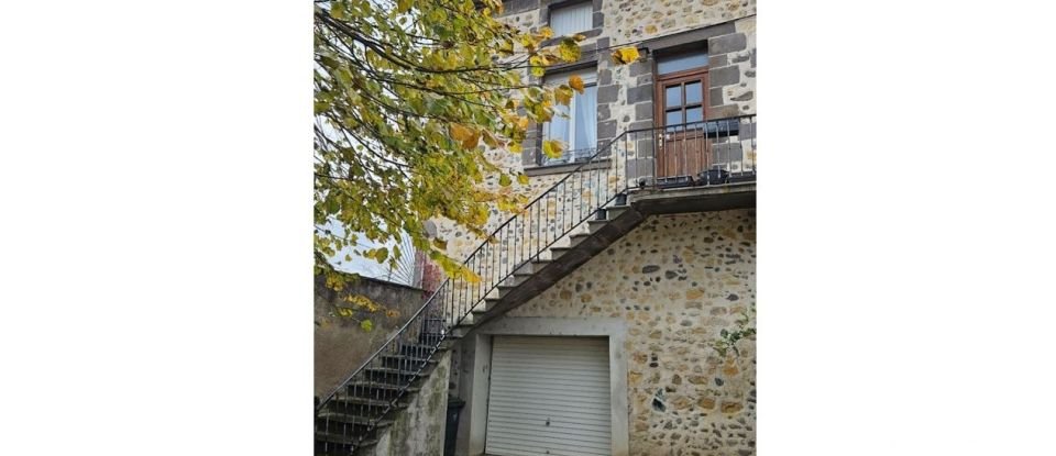 House 4 rooms of 87 m² in Les Martres-de-Veyre (63730)