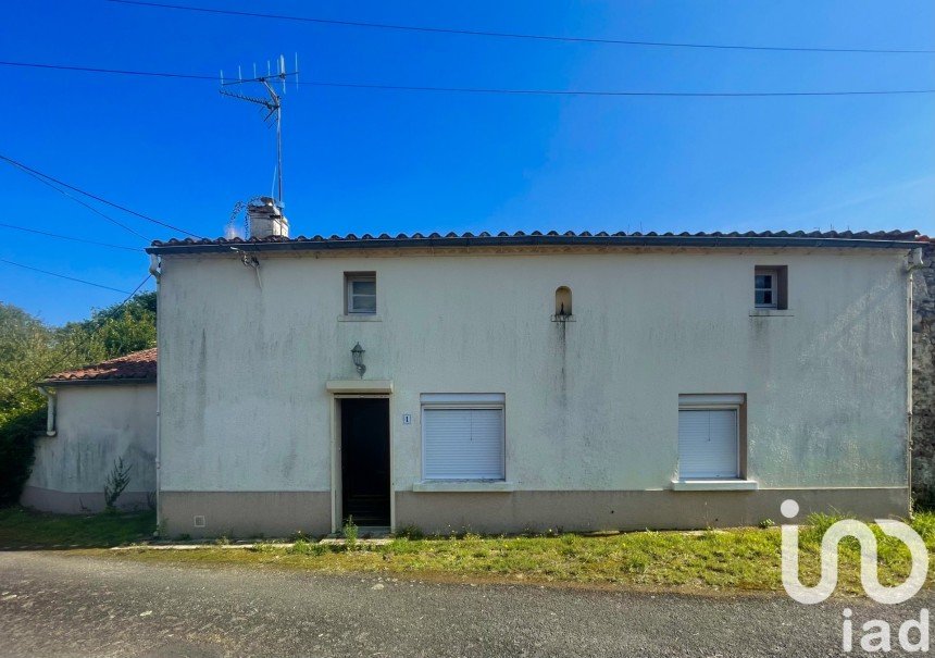 Village house 4 rooms of 82 m² in Legé (44650)