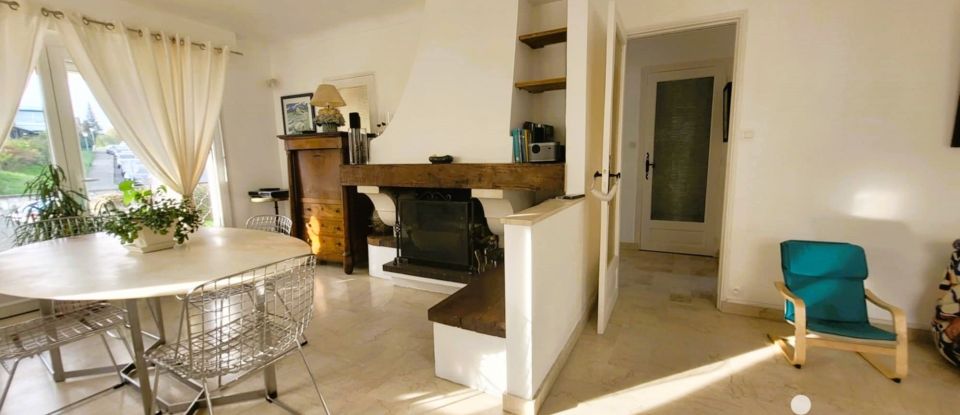 Maison 7 pièces de 180 m² à Jonzac (17500)